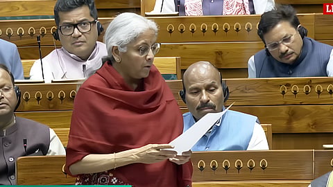 आपने कभी सोचा है कि जिस अपार्टमेंट में आप रहते हैं और मेंटेनेंस चार्ज भरते हैं, उससे जुड़े जीएसटी नियम क्या होंगे? आज इसी मुद्दे को लेकर वित्त मंत्री निर्मला सीतारमण ने लोकसभा में बयान दिया है।