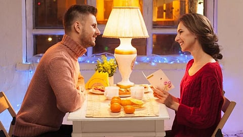 पहली बार Valentine Day की डेट जा रहे हैं, तो 'इन' बातों का रहे ध्यान, वरना बाद में पछताकर कोई फ़ायदा नहीं
