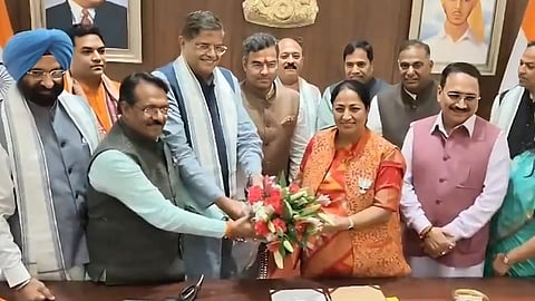 Rekha Gupta Cabinet Meeting: रेखा गुप्ता की पहली कैबिनेट मीटिंग में क्या हुआ? PWD मंत्री प्रवेश वर्मा ने बता दिया प्लान, सीएम बोलीं- हिसाब लिया जाएगा