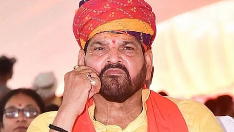 Brij Bhushan Sharan Singh: बृजभूषण शरण सिंह ने मांगी माफी, फिर भी लग गया इतना बड़ा जुर्माना, यहां जानिए पूरा मामला