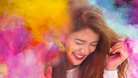 बिना किसी नुकसान के होली का रंग उतारने के लिए खुद बनाएं उबटन और करें इस्तेमाल, त्वचा फिर खिल उठेगी