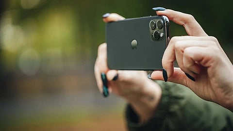 iPhone clicking picture