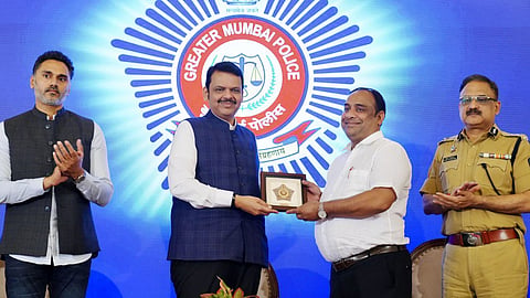 Mumbai News: 'गोल्डन आवर' में की शिकायत तो नहीं बचेंगे साइबर ठग, टूटा फोन भी खोलेगा राज, सीएम फडणवीस ने किया साइबर लैब का शुभारंभ