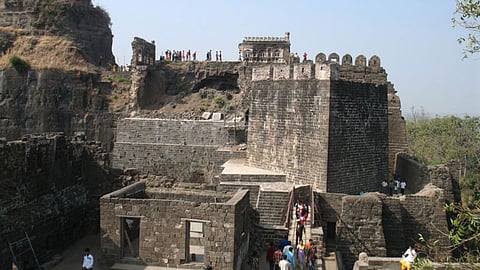 महाराष्ट्र के देवगिरी किले में आग के बाद ज्वलनशील सामग्री पर रोक लगाने की मांग : इंटैक