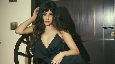 Mouni Roy: प्लास्टिक सर्जरी के दावों पर मौनी रॉय ने तोड़ी चुप्पी, बोलीं- अगर आपको खुशी...