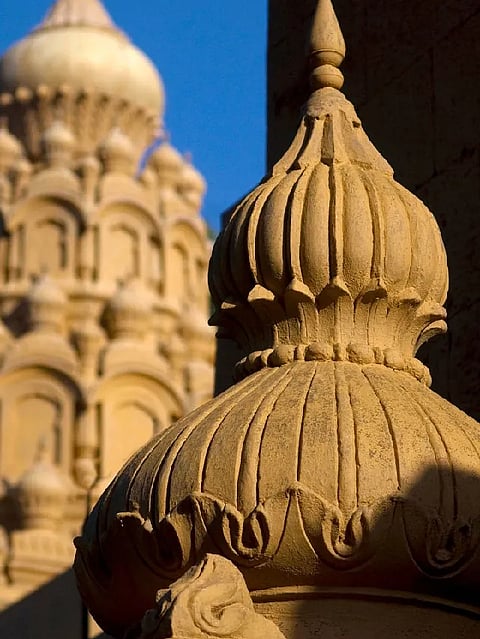 मंदिर के ऊपर क्यों बनाए जाते हैं गोल गुंबद