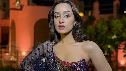 'वो एकदम चुड़ैल की तरह हंसती है', Shraddha Kapoor को लेकर डायरेक्टर ने कही ये बात, एक्ट्रेस के फैंस किया ट्रोल