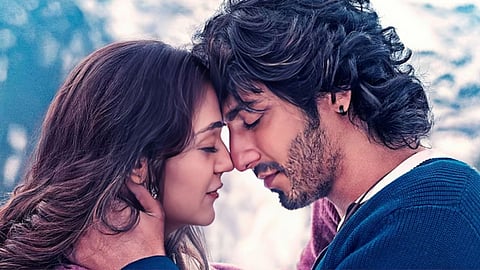 मोहित सूरी की सैयारा का टीजर जारी, इमोशनल लव स्टोरी में अनीत पड्डा संग नजर आएंगे अहान पांडे
