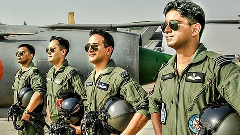 अगर आप भी इंडियन एयर फोर्स में फाइटर जेट बनना चाहते हैं, तो आपके लिए ये खबर काफी यूजफुल साबित हो सकती हैं। इसके लिए आपका नीचे दी गई योग्यताओं को पूरा करना काफी जरूरी हो सकता है।