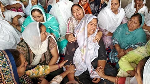 अमृतसर में जहरीली शराब पीने से मरने वालों की संख्या बढ़कर हुई 23, पसरा सन्नाटा