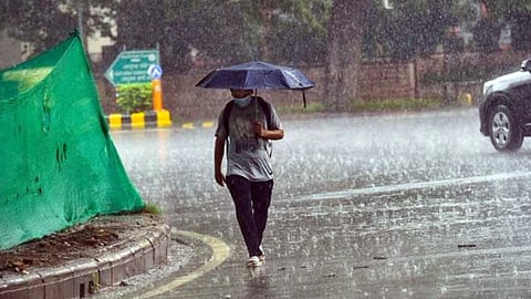 मध्य प्रदेश में अचानक बदला मौसम का मिजाज, कई जिलों में झमाझम बारिश, IMD ने जारी किया ऑरेंज अलर्ट