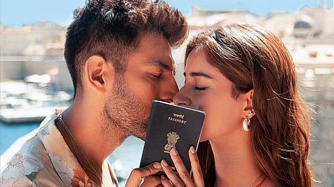 रोमांटिक हुए कार्तिक आर्यन और अनन्या पांडे, तू मेरी मैं तेरा का फर्स्ट लुक जारी
