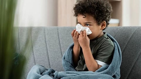 बारिश में अगर बच्चों को हो जाए सर्दी-बुखार, ये घरेलू नुस्खे देंगे बड़ी राहत