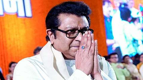महाराष्ट्र में वर्ली के डोम में ठाकरे बंधुओं ने विजय रैली कर हिंदी पर जीत का जश्न मनाया। इस जश्न के बाद राज ठाकरे ने एक पोस्ट किया, जिसमें उन्होंने मराठी लोगों को धन्यवाद कहा और अचानक माफी मांगी।