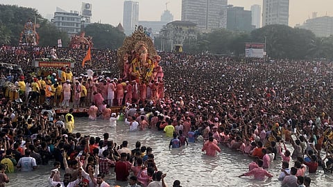 गणेशोत्सव को 'महाराष्ट्र का राज्य उत्सव' घोषित, फडणवीस सरकार का बड़ा ऐलान