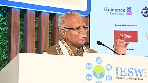 IESA द्वारा आयोजित एक कार्यक्रम के दौरान बिजली मंत्री मनोहर लाल खट्टर ने रिन्यूऐबल एनर्जी को लेकर बड़ी बात कही है। उन्होंने कहा है कि साल के आखिरी तक रिन्यूऐबल एनर्जी की हिस्सेदारी के टारगेट के पूरा होने की उम्मीद की जा रही है।