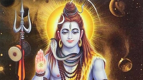 सावन में ये 3 रंग के कपड़े माने जाते हैं अशुभ, इन शुभ रंगों के पहनिए वस्त्र