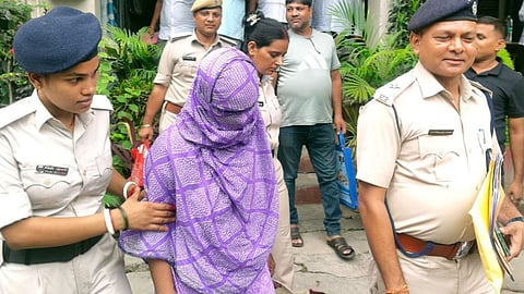गूगल-यूट्यूब से सीखकर पति का किया मर्डर, पत्नी की फेक स्टोरी में उलझ गई थी पुलिस