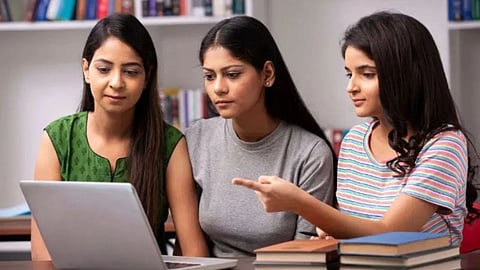 पिछले वर्ष से सरकार ने राज्य में उच्च शिक्षा में लड़कियों के लिए मुफ्त शिक्षा कर दी है। तकनीकी, वैद्यकीय सहित अन्य व्यावसायिक पाठ्यक्रमों में प्रवेश लेने वाली लड़कियों से ट्यूशन और परीक्षा फीस नहीं वसूलने के आदेश दिए थे।