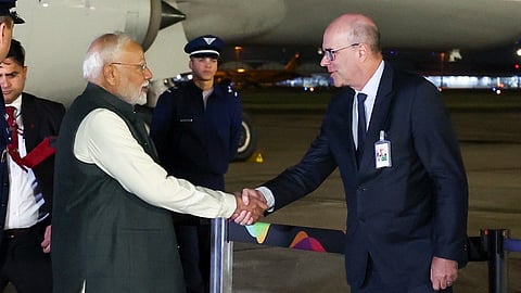 BRICS में हिस्सा लेने रियो डी जेनेरियो पहुंचे PM मोदी, एयरपोर्ट पर जोरदार स्वागत
