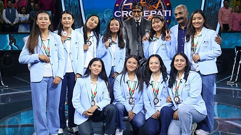 KBC 17 में भारत की स्पोर्ट्स स्पिरिट का जश्न, अमिताभ बच्चन ने किया महिला आइस हॉकी टीम का सम्मान