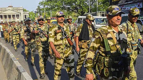 सेंट्रल इंडस्ट्रियल सिक्योरिटी फोर्स यानी CISF में 70,000 पोस्ट पर जवानों का रिक्रूटमेंट किया जाने वाला है। आने वाले 5 सालों में इन रिक्त पदों पर 70,000 कर्मचारियों की नियुक्ति की जाने वाली हैं।