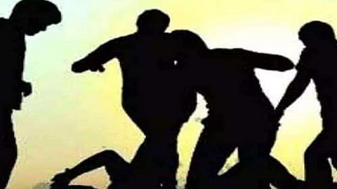ठेला पलटकर की पिटाई