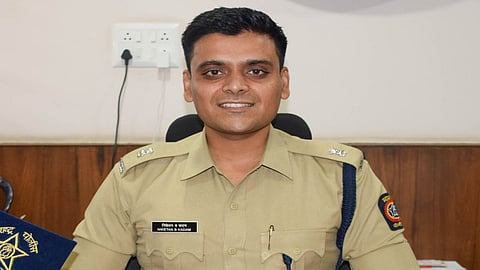 Nagpur News: नागपुर में परिमंडल-5 के डीसीपी निकेतन कदम ने दहशत फैलाने वाले आरोपियों के खिलाफ बड़ा एक्शन लिया है। डीसीपी निकेतन कदम ने 5 महिलाओं समेत 7 अपराधी को तड़ीपार कर दिया है।