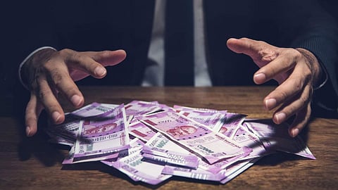 आरोपी को गिरफ्तार कर 14 लाख का माल जब्त