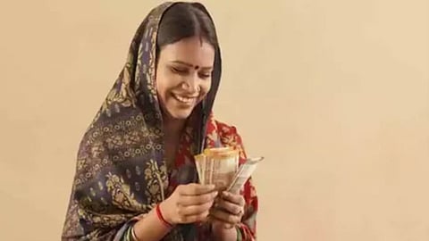 Ladki Bahin Yojana Over: महाराष्ट्र विधानसभा में गेमचेंजर साबित हुई लाडकी बहिन योजना का अंत अब नजदीक है। इस विषय में अब अधिकारियों में तेजी से कानाफूसी चल रही है।