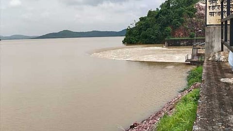 itiadoh-dam-overflow-jal-pujan-gondia-farmers-benefit