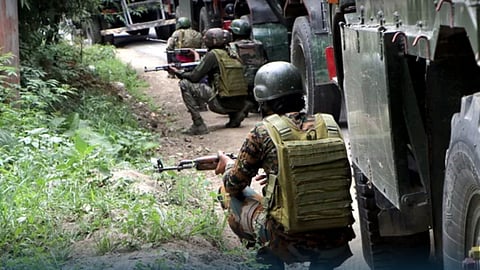 Kulgam Encounter: आतंकियों से लोहा लेते हुए 2 जवान शहीद, कुलगाम मुठभेड़ में 3 आतंकी भी ढेर
