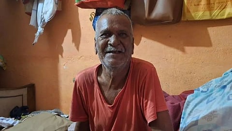 ज़िंदा आदमी को दिखा दिया मरा हुआ