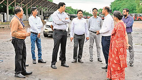 nagpur-private-bus-parking-dispute-municipal-corporation