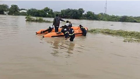 nanded-floods-heavy-rain-disrupts-life-mukhed