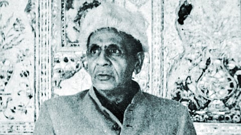 why-raghupati-sahay-became-firaq-gorakhpuri-rejected-indira-proposal