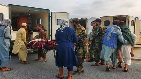 बिलख रहे लोग! भूकंप के बाद अस्पतालों में डॉक्टरों की कमी...अफगानिस्तान में हालात हुए खराब