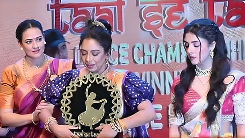 Anupama Spoiler: ख्याति की चाल के बावजूद स्टेज पर चमकी अनुपमा, देविका की बिगड़ी तबीयत
