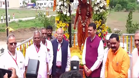 जलगांव दौरे पर CM फडणवीस (pic credit; social media)