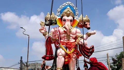 श्रीगणेश जी के विसर्जन के समय जरूर करें इन वस्तुओं का दान, घर में आएगी खुशहाली!