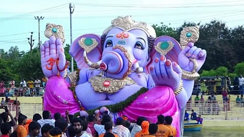 गणपति विसर्जन से पहले करें इन वस्तुओं का दान, अनंत चतुर्दशी के दिन मिलेगा सुख-समृद्धि का शुभाशीष