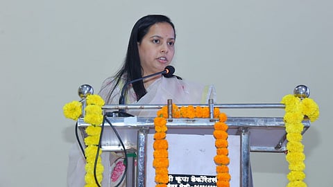 Mission Vatsalya: महिला एवं बाल विकास मंत्री अदिति तटकरे ने बताया कि 'सरकार आपके द्वार' की अवधारणा के अनुरूप योजना का दायरा बढ़ाकर, राज्य की सभी विधवा, एकल और परित्यक्त महिलाओं को इस योजना लाभ मिलेगा।