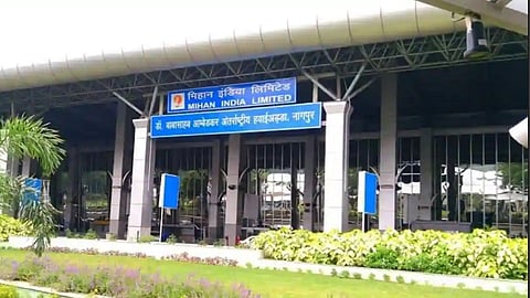 Nagpur News: महाराष्ट्र विमानतल विकास कंपनी की उपाध्यक्ष और प्रबंध निदेशक स्वाति पांडे ने बताया कि हवाई अड्डे के नए यात्री टर्मिनल भवन का निर्माण कार्य तेजी से चल रहा है