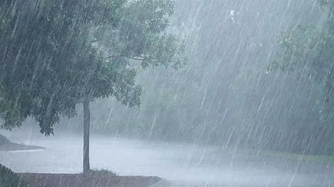 Nagpur Monsoon Update: नागपुर में लोगों को अच्छी बारिश का इंतजार है। मंगलवार को सुबह धूप खिली रही तो शाम को बूंदाबांदी से मौसम में ठंडक की अनुभूति हुई।