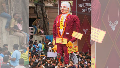 Marbat Utsav: नागपुर में पोला उत्सव के दिन मारबत का जुलूस निकालने की प्रथा है। जुलूस में इस बार बडगया के तौर पर अमेरिकी राष्ट्रपति डोनाल्ड ट्रंप का पुतला निकाला गया, जिसकी गूंज वॉशिंगटन तक सुनाई दी।