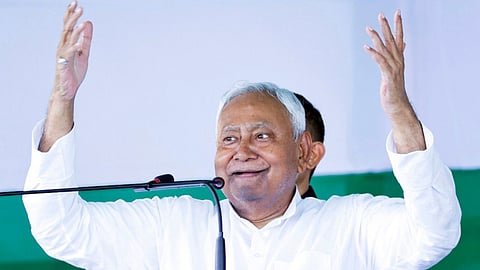 JDU के किस नेता ने नीतीश से बार-बार मरवाई पलटी? पीएम मोदी के सामने बिहार सीएम ने किया खुलासा