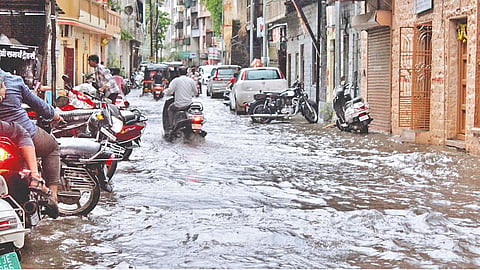 सोलापुर में फिर बिगड़े हालात