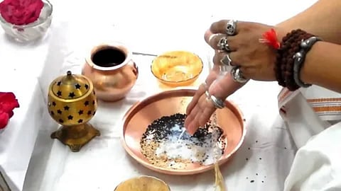पितृपक्ष के दौरान ये काम जरूर करें, कष्टों से मिलेगा छुटकारा, बनेंगे जीवन में सुख-समृद्धि के शुभ योग