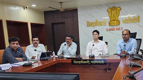 Gadchiroli News in Hindi: गड़चिरोली जिले में ग्रामीण अंचल की सभी सड़कों का पंजीयन अद्ययावत कर विशेष नंबर देने का फैसला किया। इससे अतिक्रमण का सफाया करने में मदद होगी।