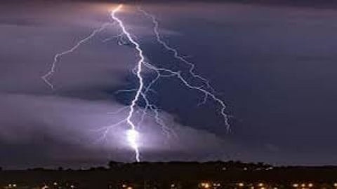 chandrapur-thunderstorm-lightning-damage